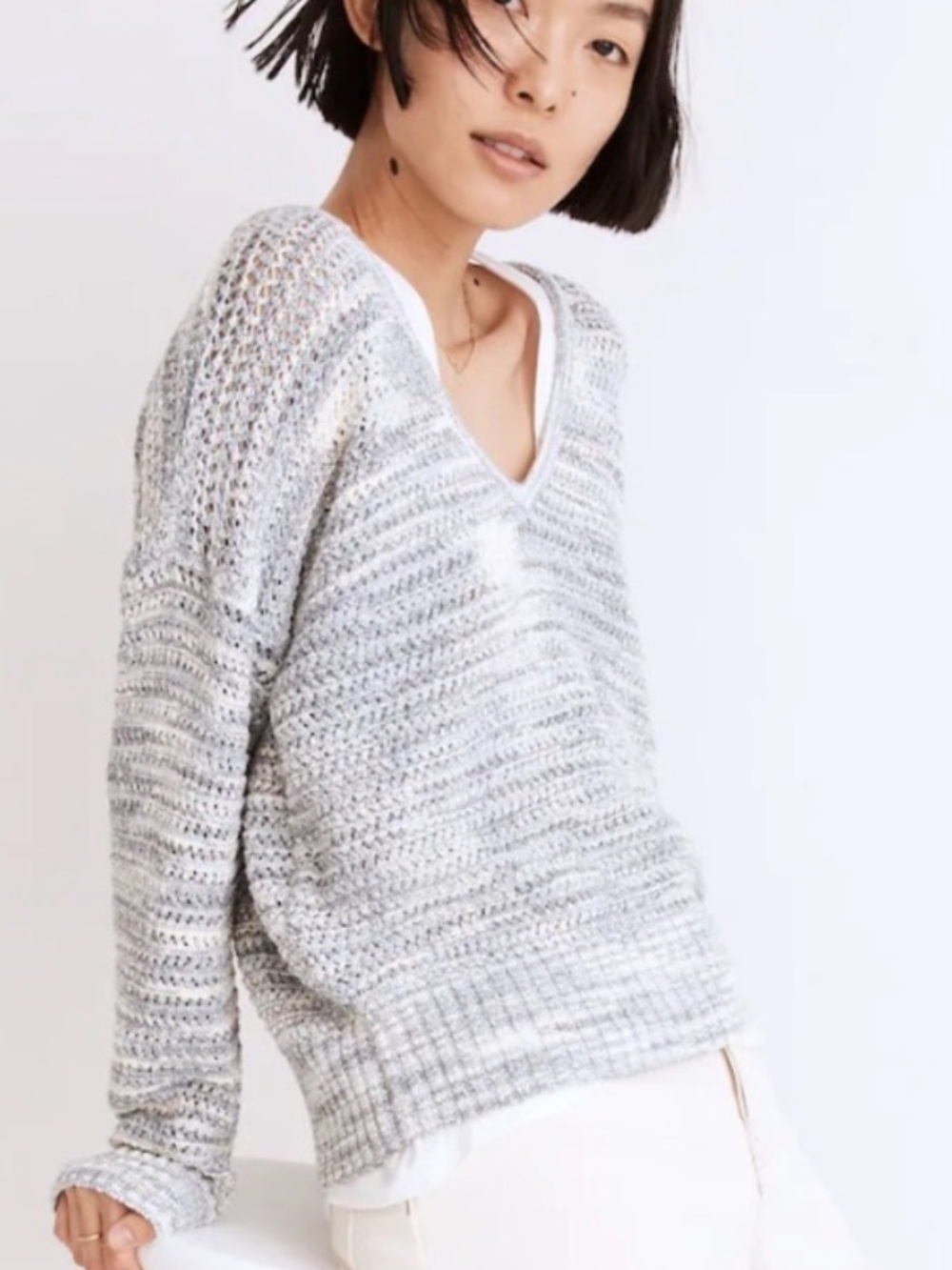 Madewell Heathered Gray and Cream Scoop V-Neck Sweater
